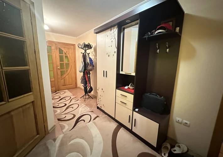 Se vinde apartament în sectorul botanica5