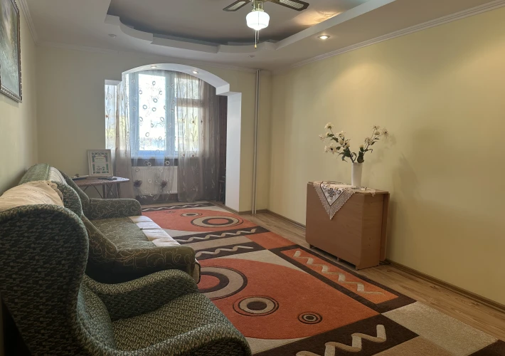 Se vinde apartament în sectorul botanica14