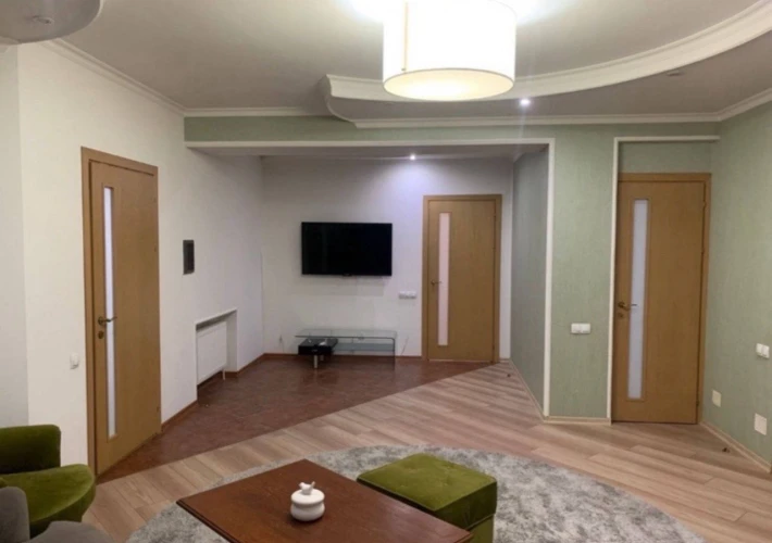 Apartament 2 odăi cu living Centru5