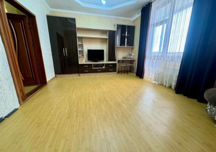 Apartament sectorul Riscani 82m²8