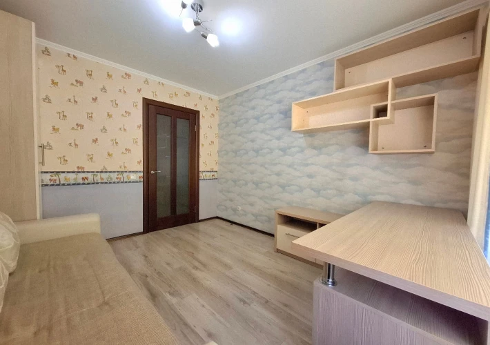 Prima Linie! Sec. Riscani, bd. Moscova. Apartament cu 3 camere. Bilaterala! Euroreparatie. Mobilat!!!5