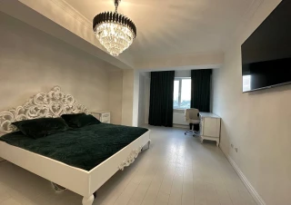 Apartament 2 odăi cu living Centru3