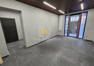 Spațiu comercial, prima linie, 38 m²4