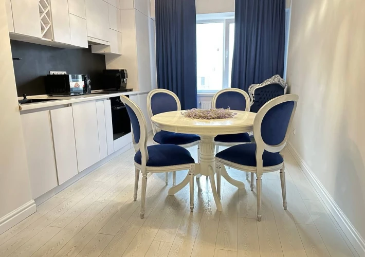 Apartament 2 odăi cu living Centru2