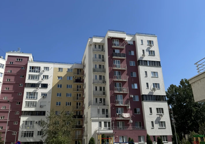 Apartment cu 2 camere și living Centru Gheorghe Caşu15