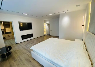 Se oferă apartament premium class cu 3 dormitoare și living pe str. Tudor Vladimirescu.15